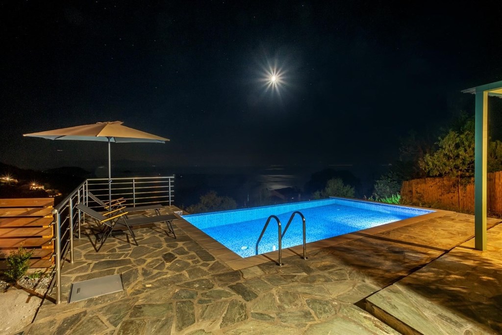 na-prodej-komplex-vila-a-studio-s-vyhledem-na-more-skopelos-recko