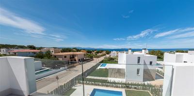 Nový luxusní dům se zahradou a bazénem, Mallorca, Španělsko