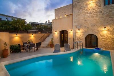Na prodej útulná kamenná vila s bazénem, Kréta, Řecko