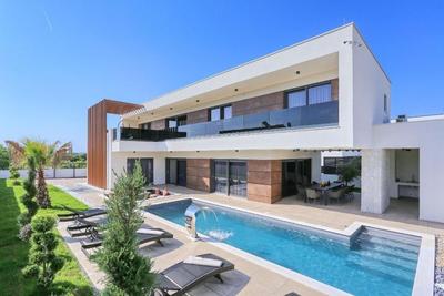 Na prodej krásná moderní vila s bazénem, Nin, Chorvatsko