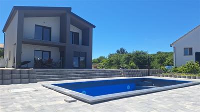 Na prodej nový dům s bazénem a výhledem na moře, Krk, Chorvatsko