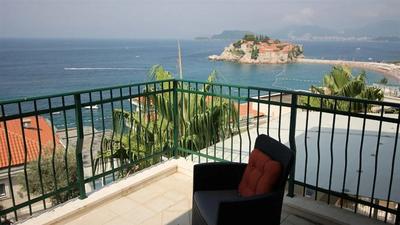 Na prodej apartmán jen 50 m od moře, Sveti Stefan, Černá Hora