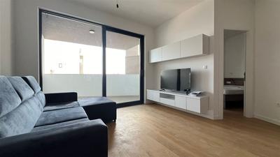 Na prodej vybavený moderní apartmán, Bečići, Černá Hora