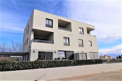 Nový zařízený atraktivní apartmán, Vodice, Chorvatsko