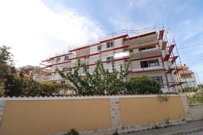 Na prodej apartmán se 3 ložnicemi a terasou, Vodice, Chorvatsko