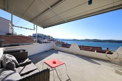 Na prodej 2 apartmány s výhledem na moře, Šibenik, Chorvatsko