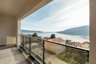 Na prodej nový apartmán s výhledem na moře, Herceg Novi, Černá Hora