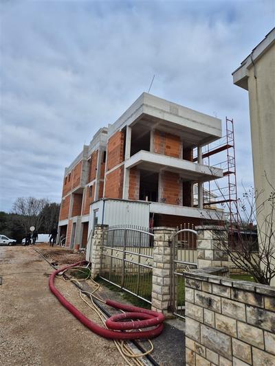 Na prodej apartmán s 2 ložnicemi v blízkosti moře, Kožino, Chorvatsko